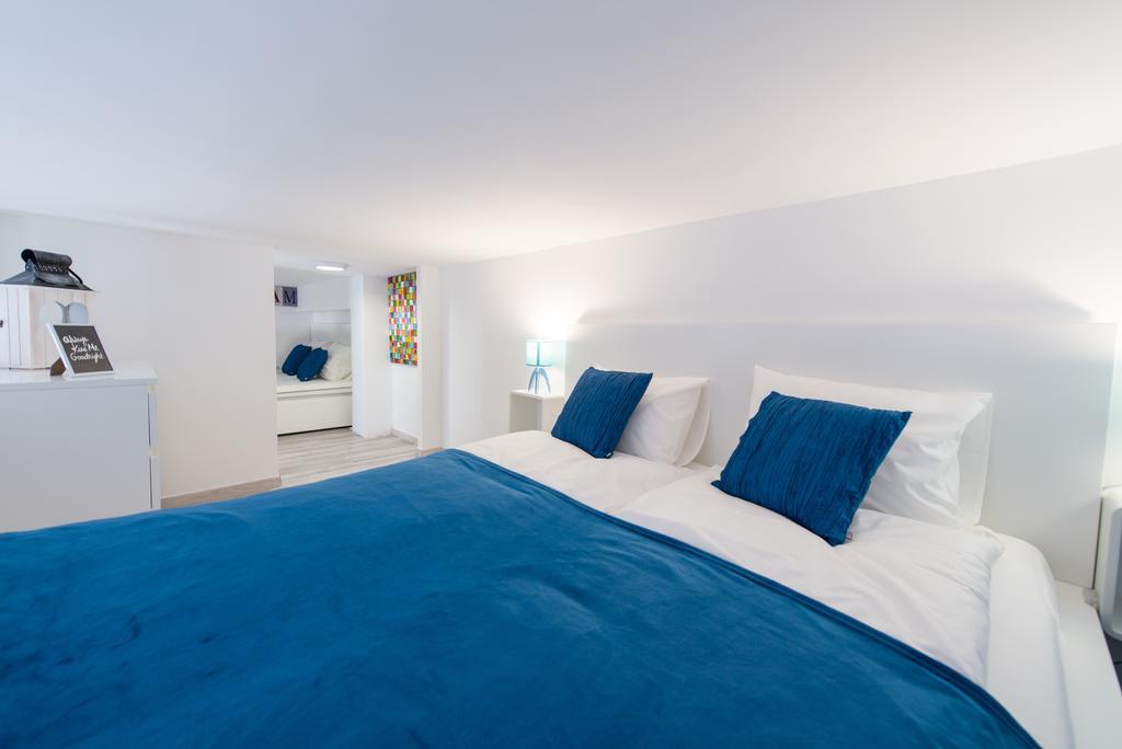 Happy Home Blue Budapest Room photo