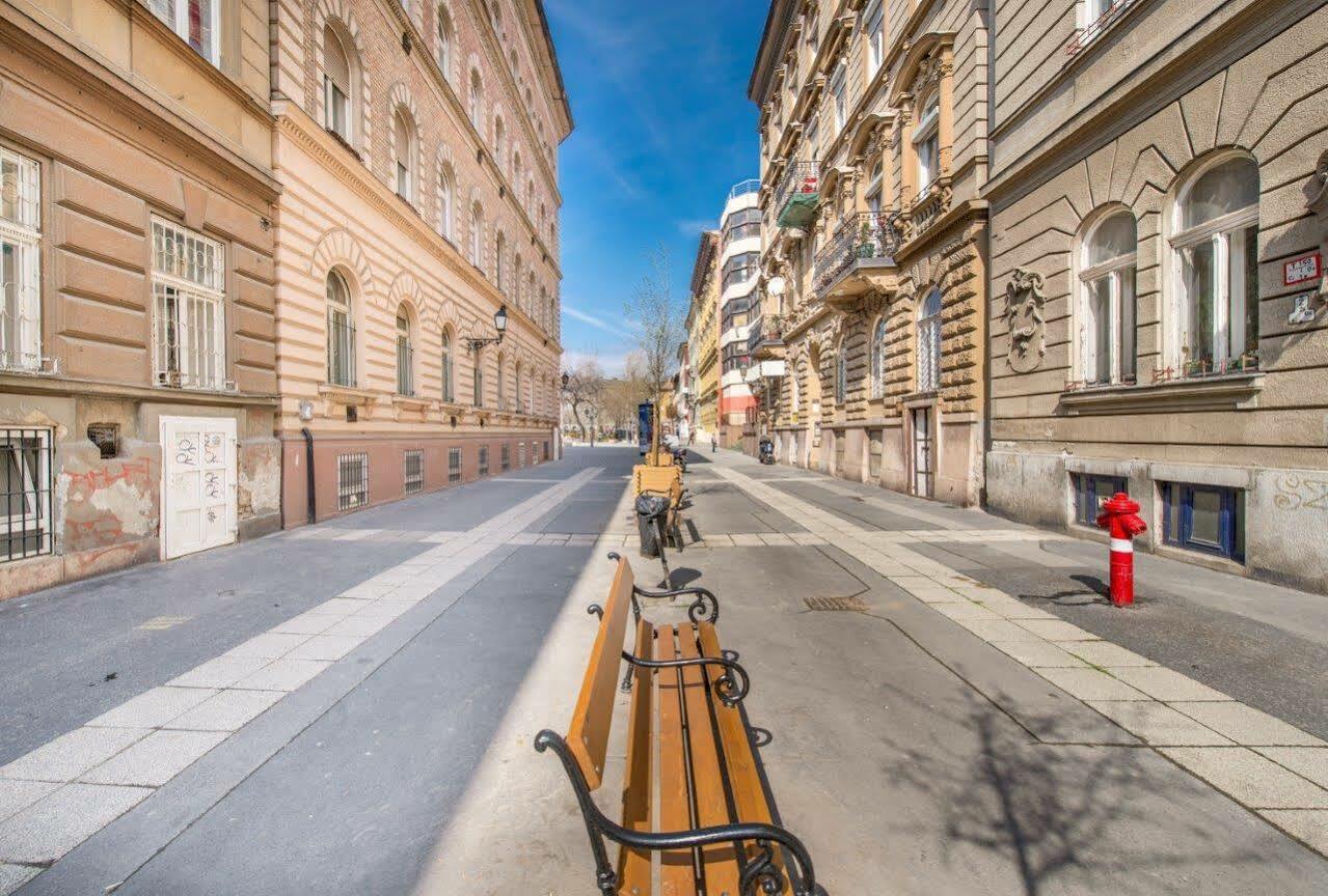 Happy Home Blue Budapest Exterior photo